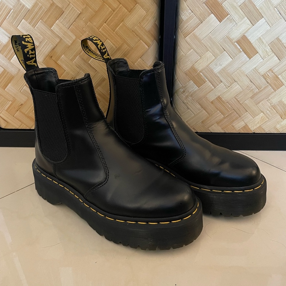 Dr. Martens 2976 Quad Chelsea Platform Boots
